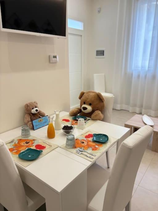 Teddy'S Home Luminoso Accogliente E Moderno Racale Exterior photo
